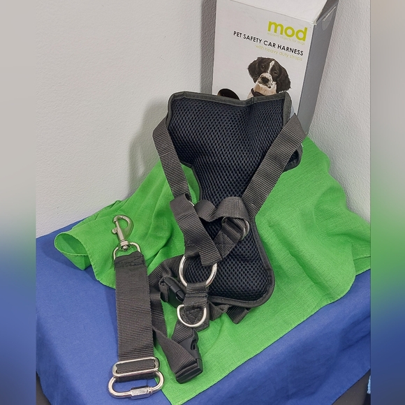 Mod Pet Safety Car Harness Gray Size Medium 20-55 lbs New Open Box - Picture 5 of 7